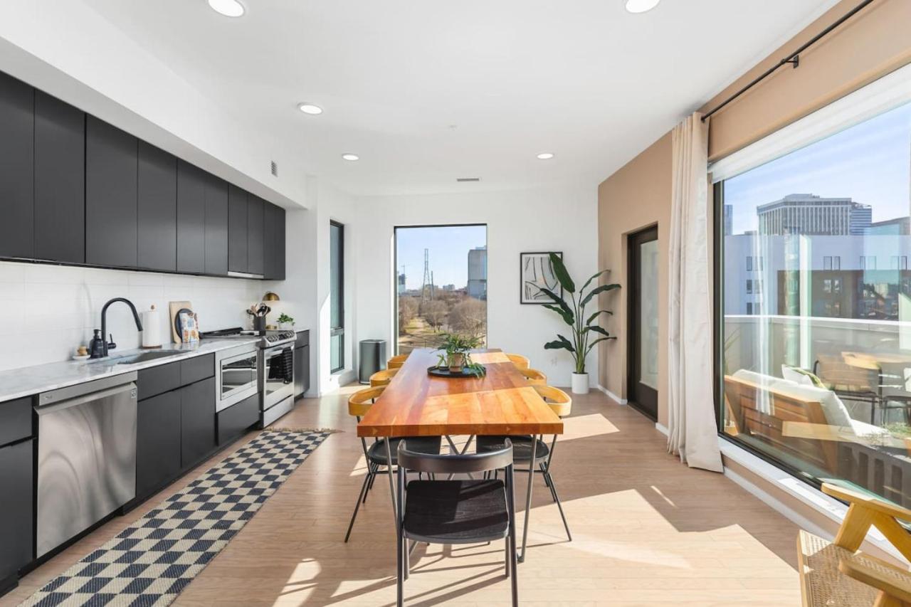 Apartment Penthouse On River With Garage And Patio, Walk Downtown Nashville