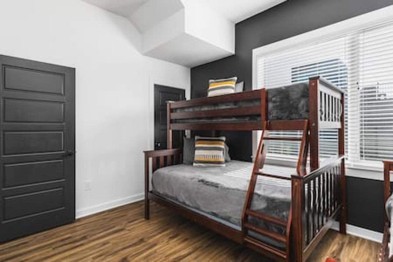 Large Patio, Rooftop Deck And Garage, 3 Miles To Broadway Holiday home Nashville