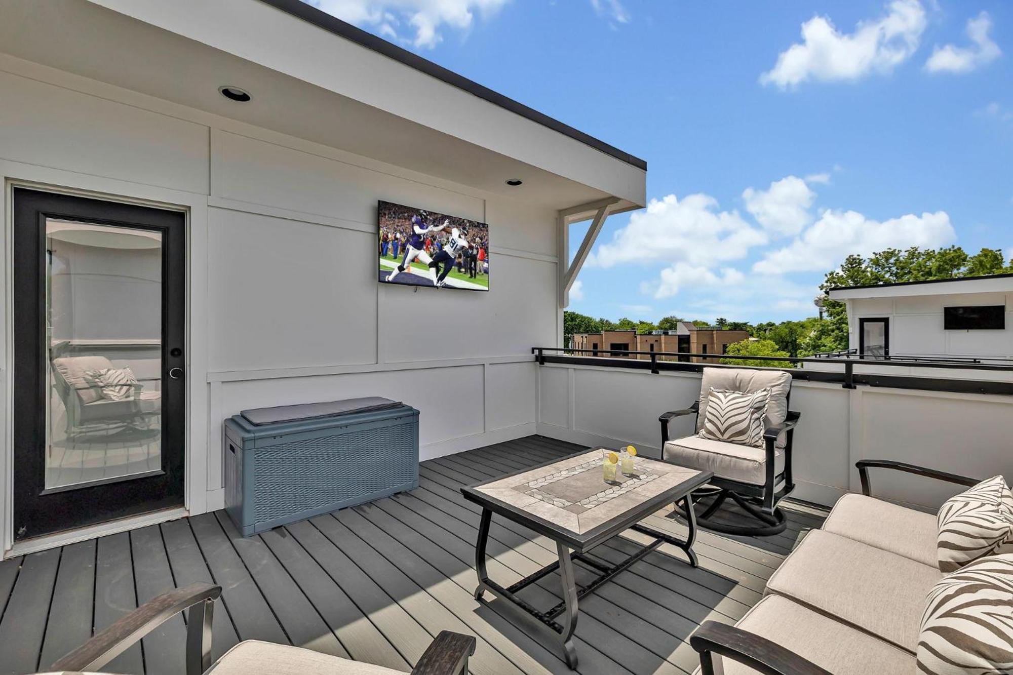 Alto-private Rooftop Deck-8 Mins To Broadway Holiday home