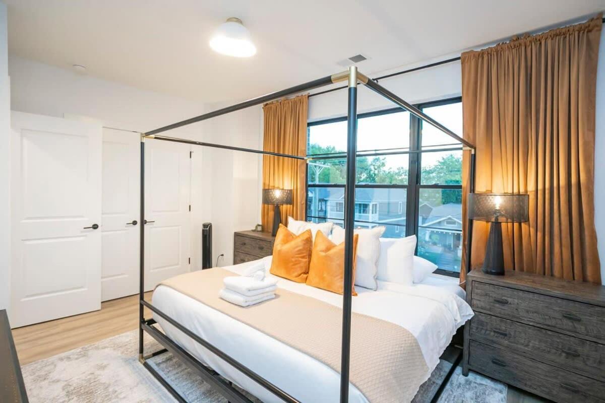 Holiday home Ev Charger King Beds Garage 2 Miles To Dwntn *