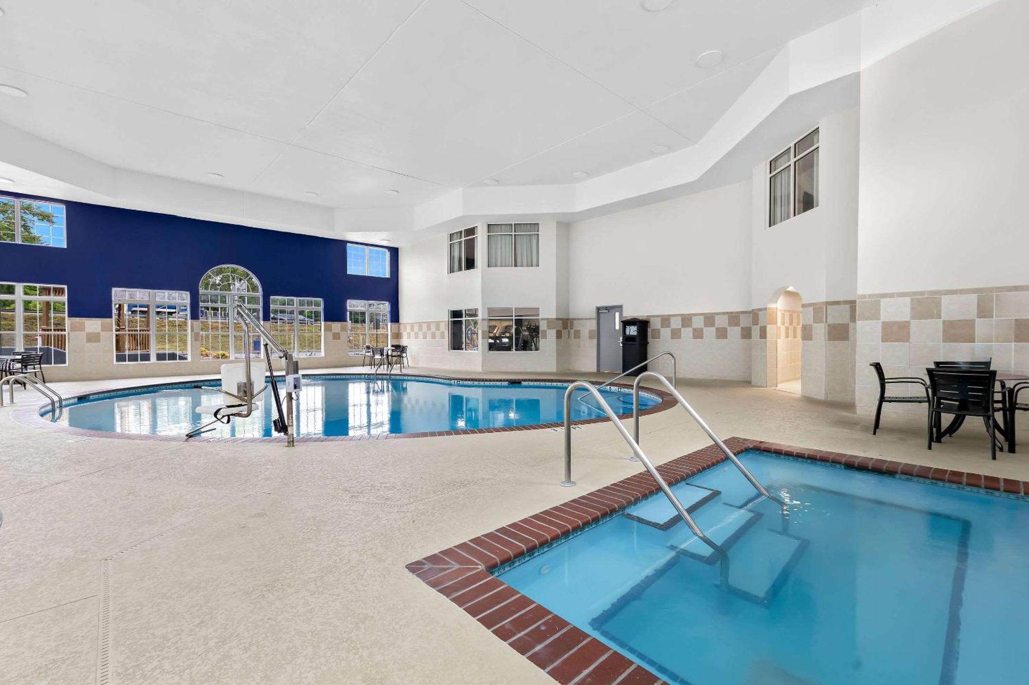 Comfort & Near Tanger Outlets I-24 Antioch 4* Nashville