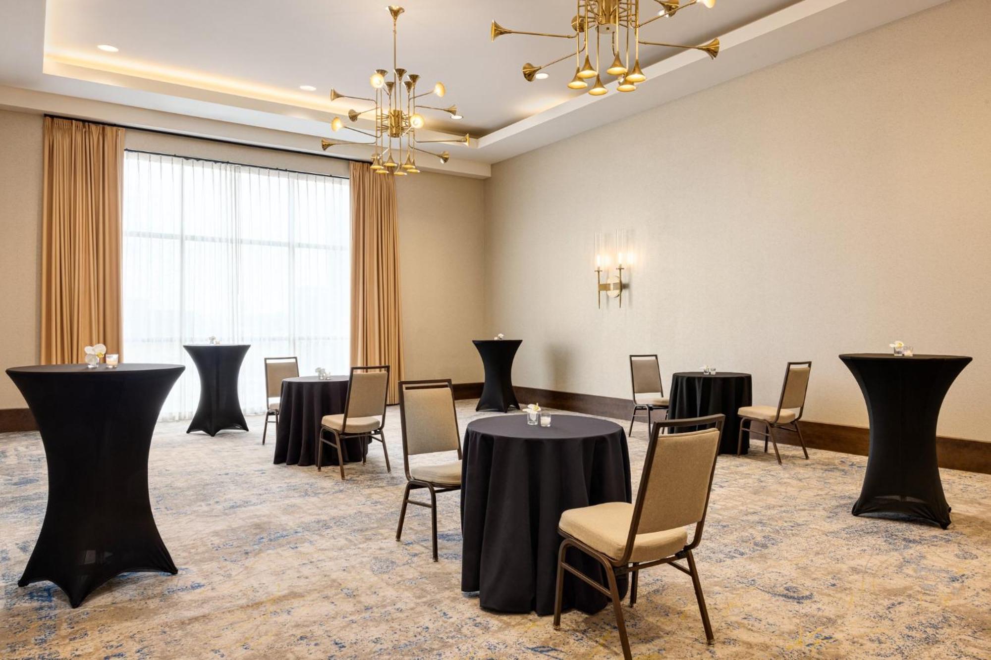 & Downtown - Broadway By Ihg