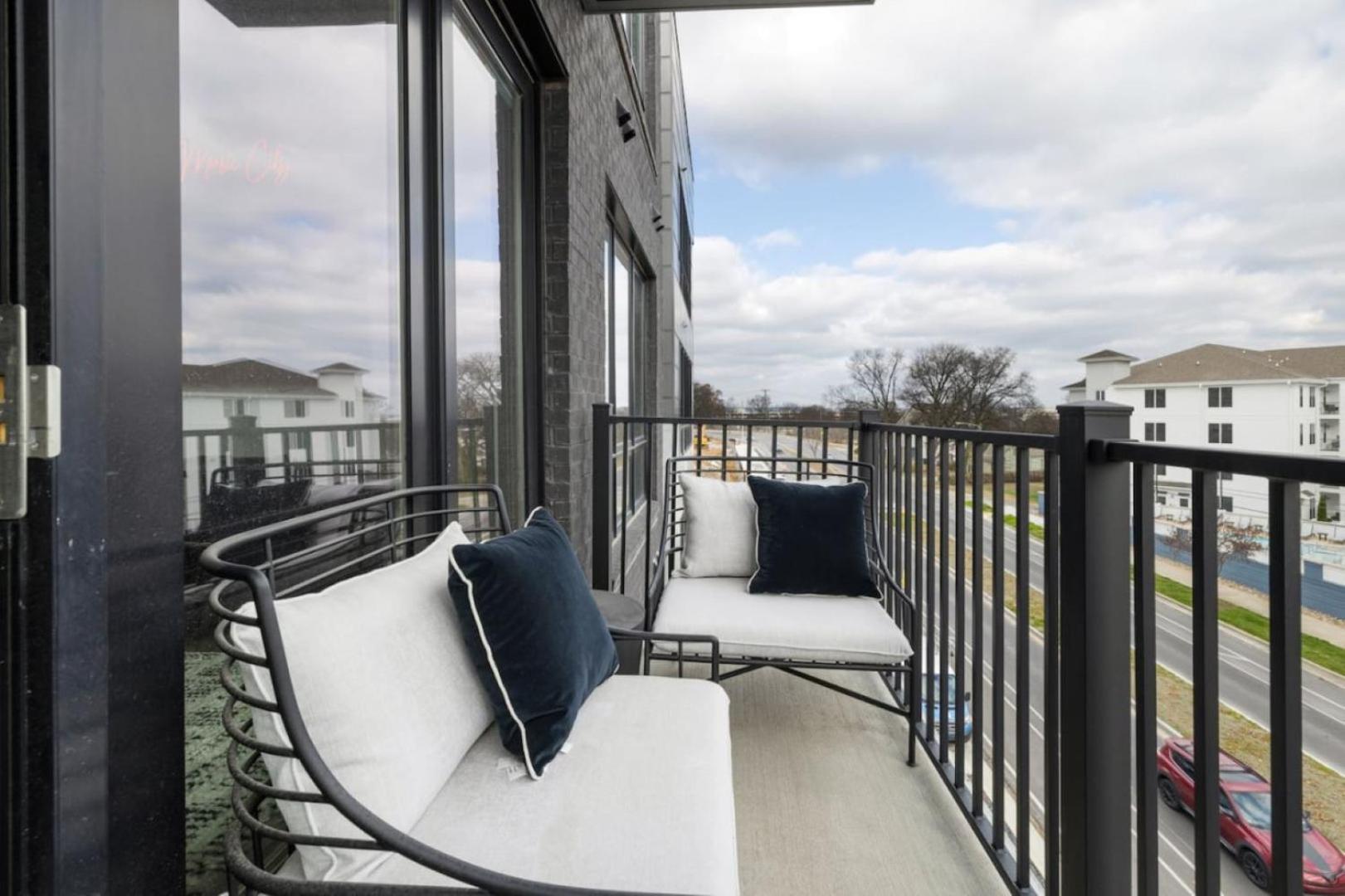 Walk To Nightlife, Vanderbilt, Minutes To Broadway Holiday home