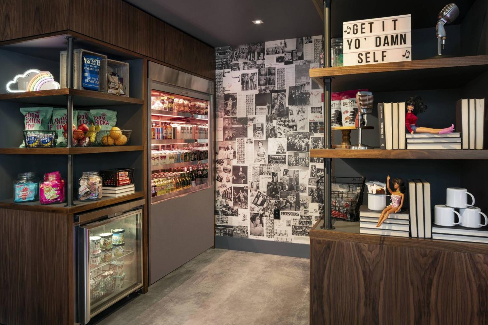 Moxy Vanderbilt Area 3*