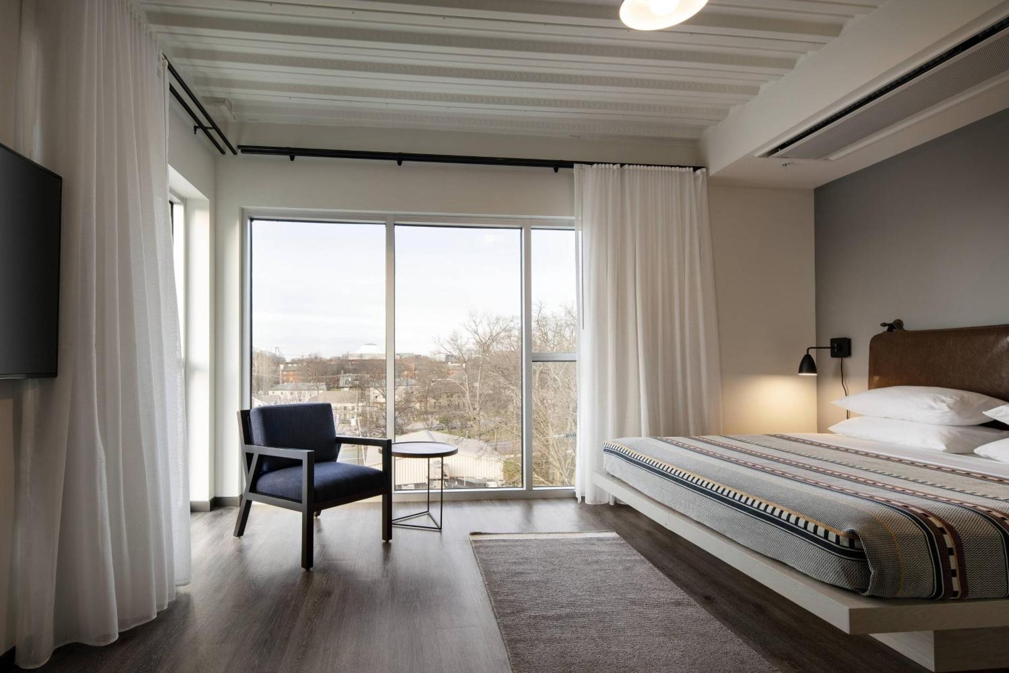 Hotel Moxy Vanderbilt Area 3*