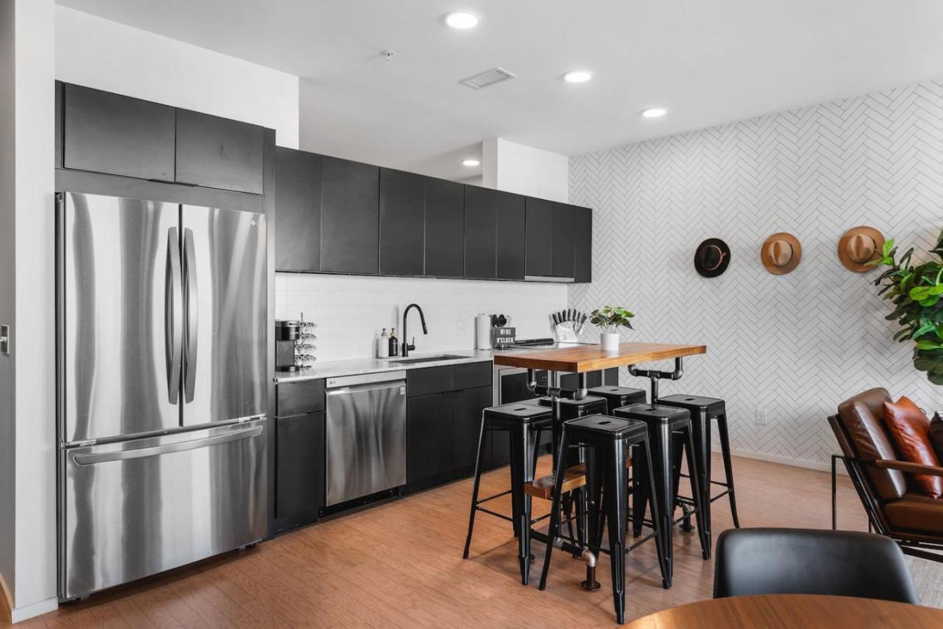 Luxury Riverview With Patio Walk To Broadway *