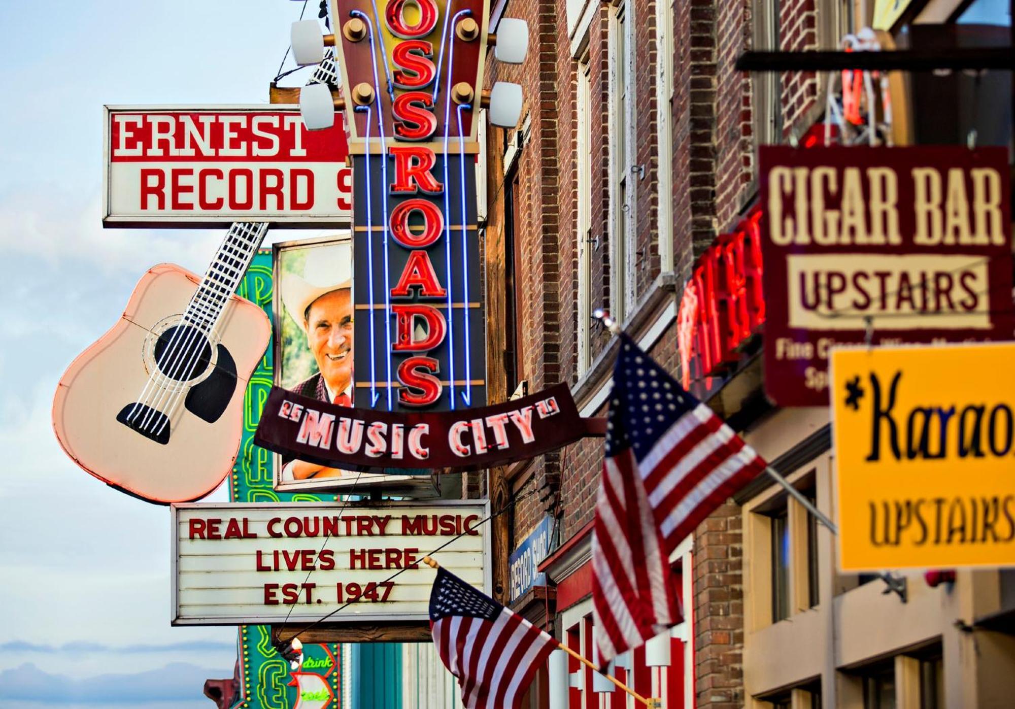 Hotel Express Nashville-downtown - Broadway By Ihg