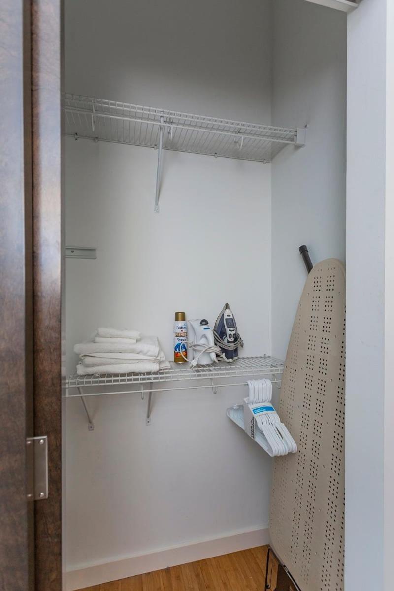 Holiday home Artsy Retreat 30day Min W Wifi Ac Parking Tv Furnished Rooftop 3455 Nashville
