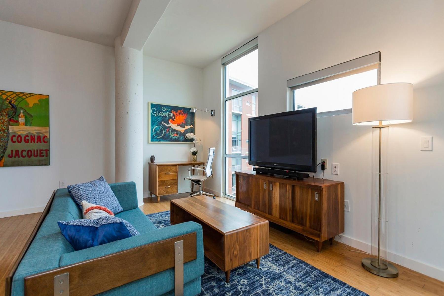 Artsy Retreat 30day Min W Wifi Ac Parking Tv Furnished Rooftop 3455 Holiday home *