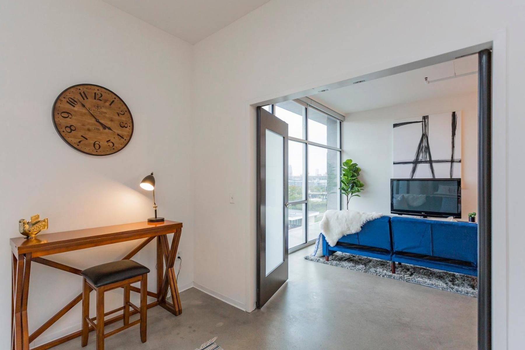 5m412- Sophisticated 1br Holiday home