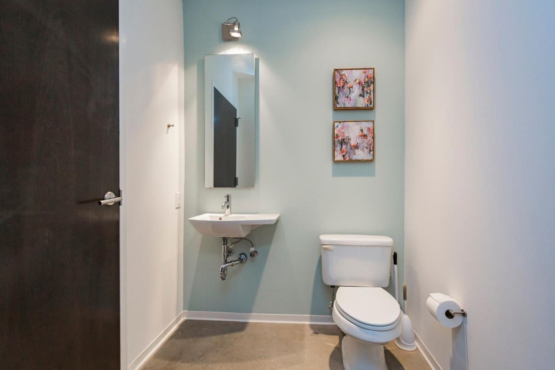 5m412- Sophisticated 1br *