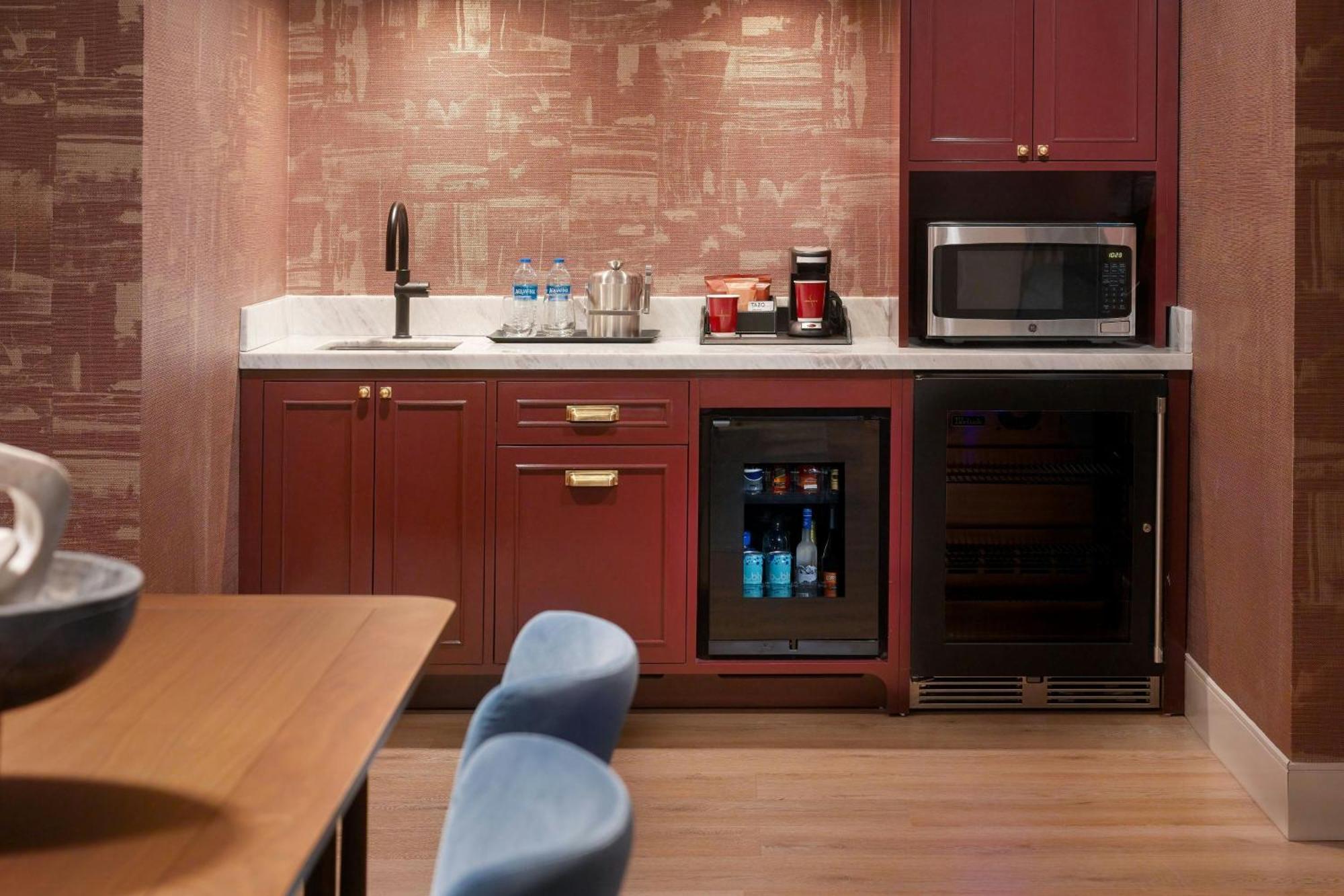 Sheraton Grand Downtown 4*