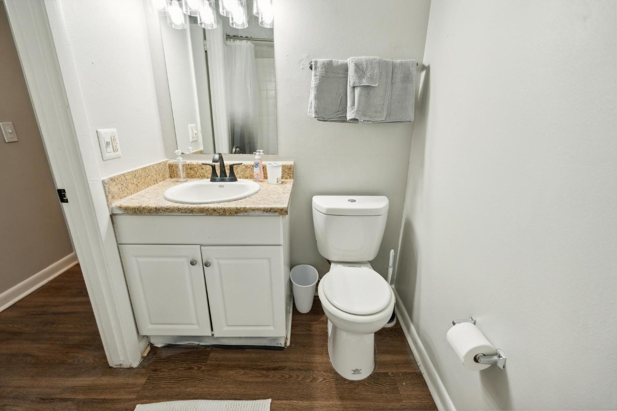 Apartment Brentwood A2 I Cozy & Comfy I 2bd I Free Parking *