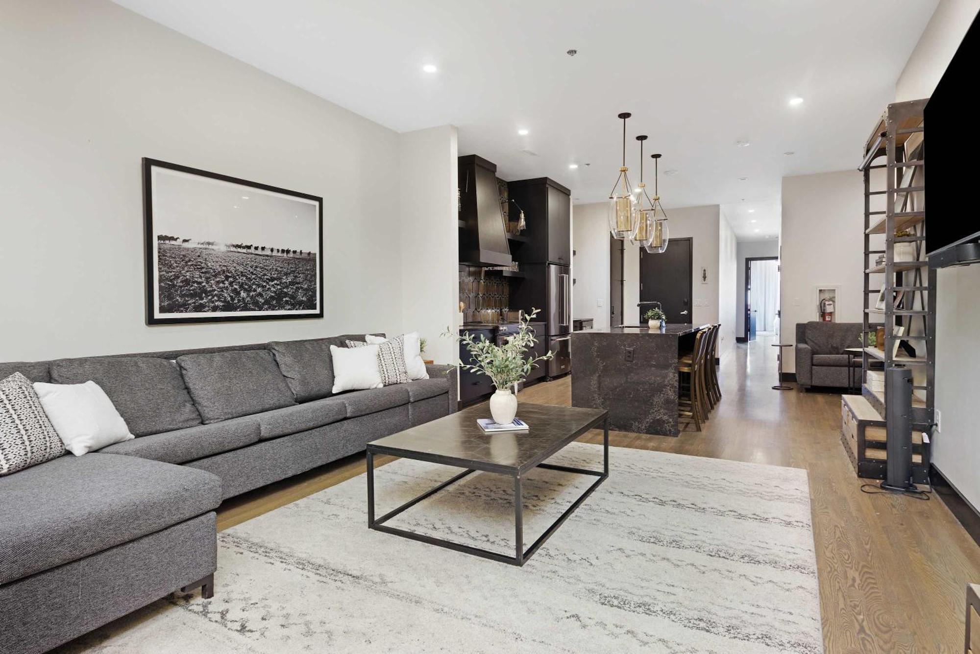 French's Luxury - Steps From Broadway Holiday home