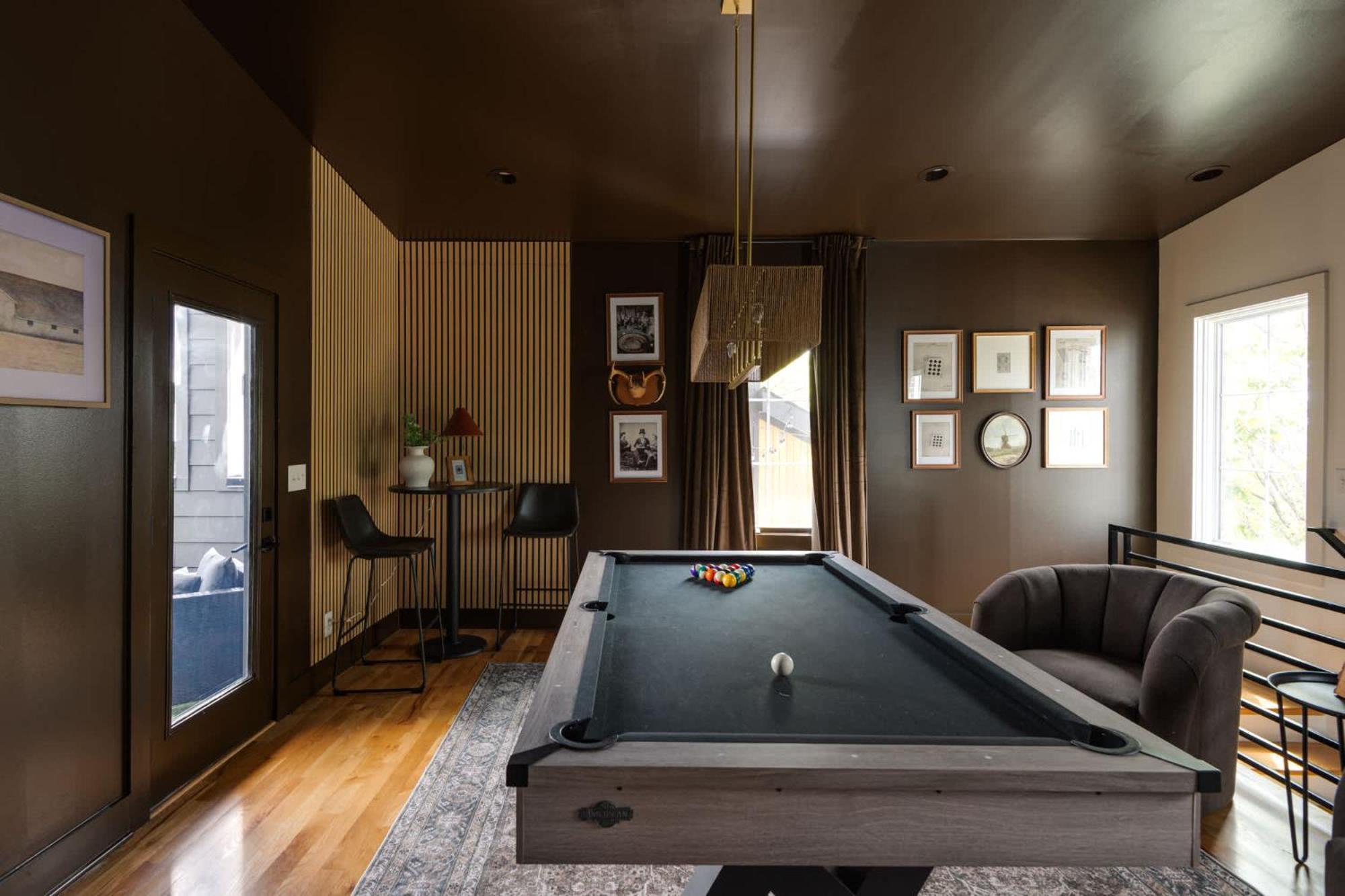 The Gambler - 9 Beds And Mins To Downtown Holiday home