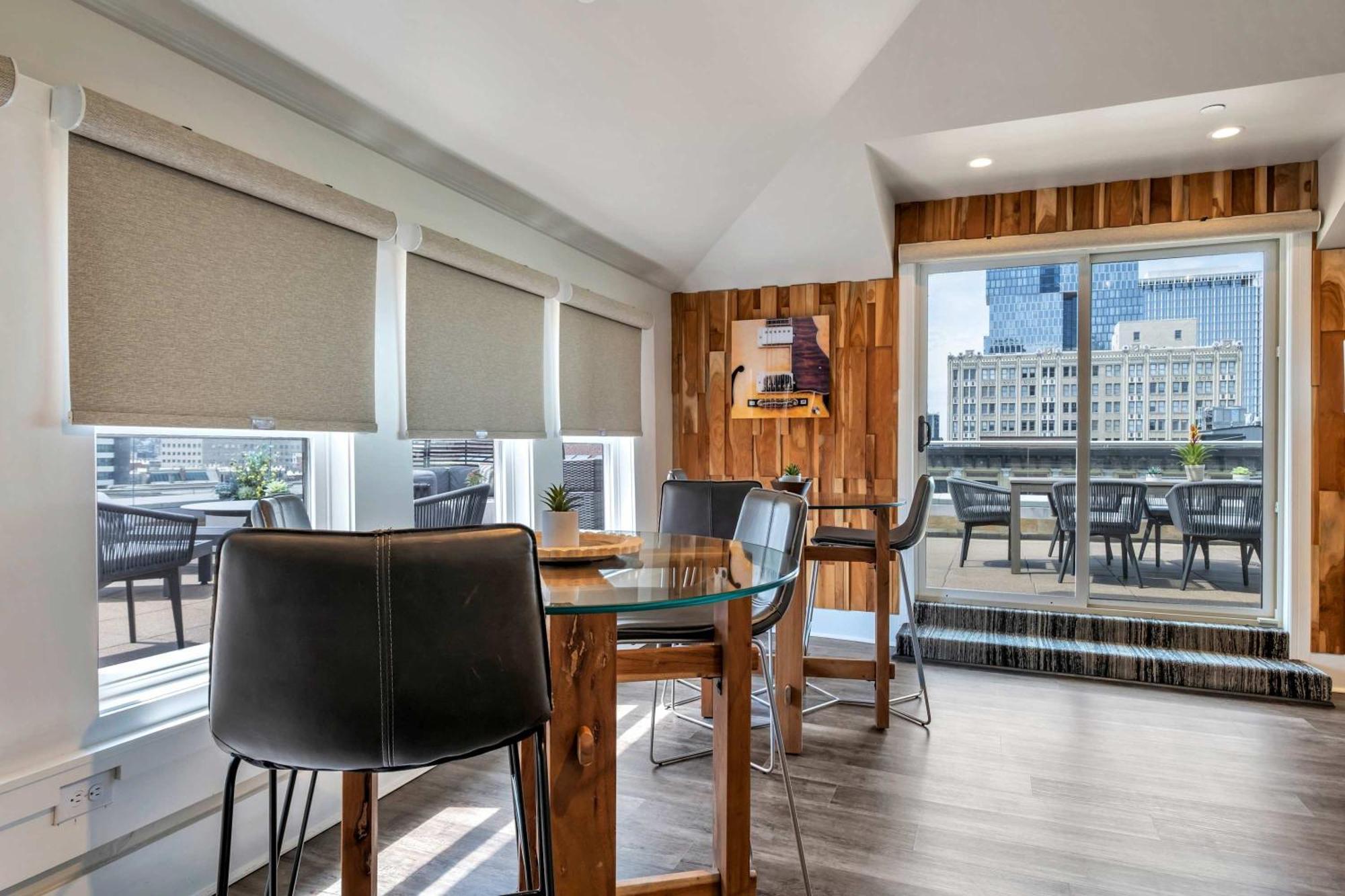 Skyline With Penthouse & Rooftop Deck 6br By Maddox Apartment Nashville