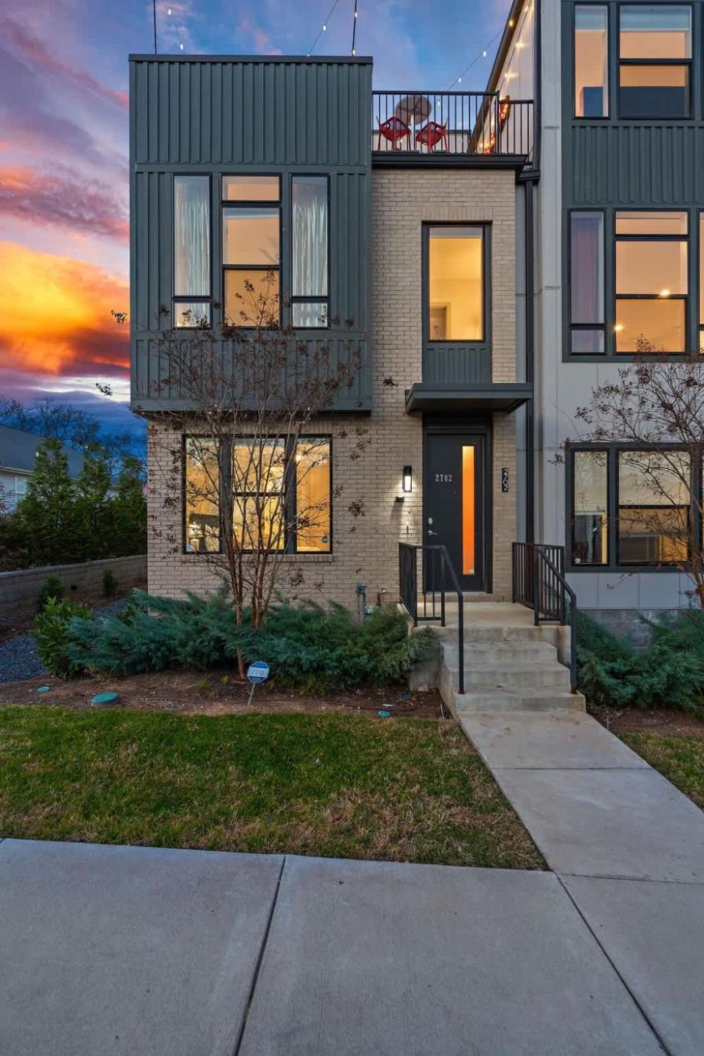 The Southern Lady & Gentleman - Rooftop Patios *