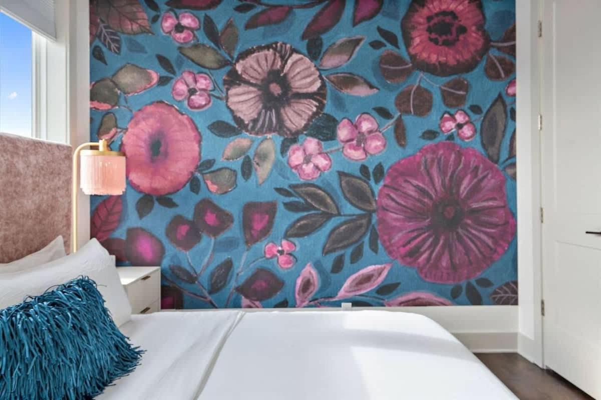 The Southern Lady & Gentleman - Rooftop Patios *