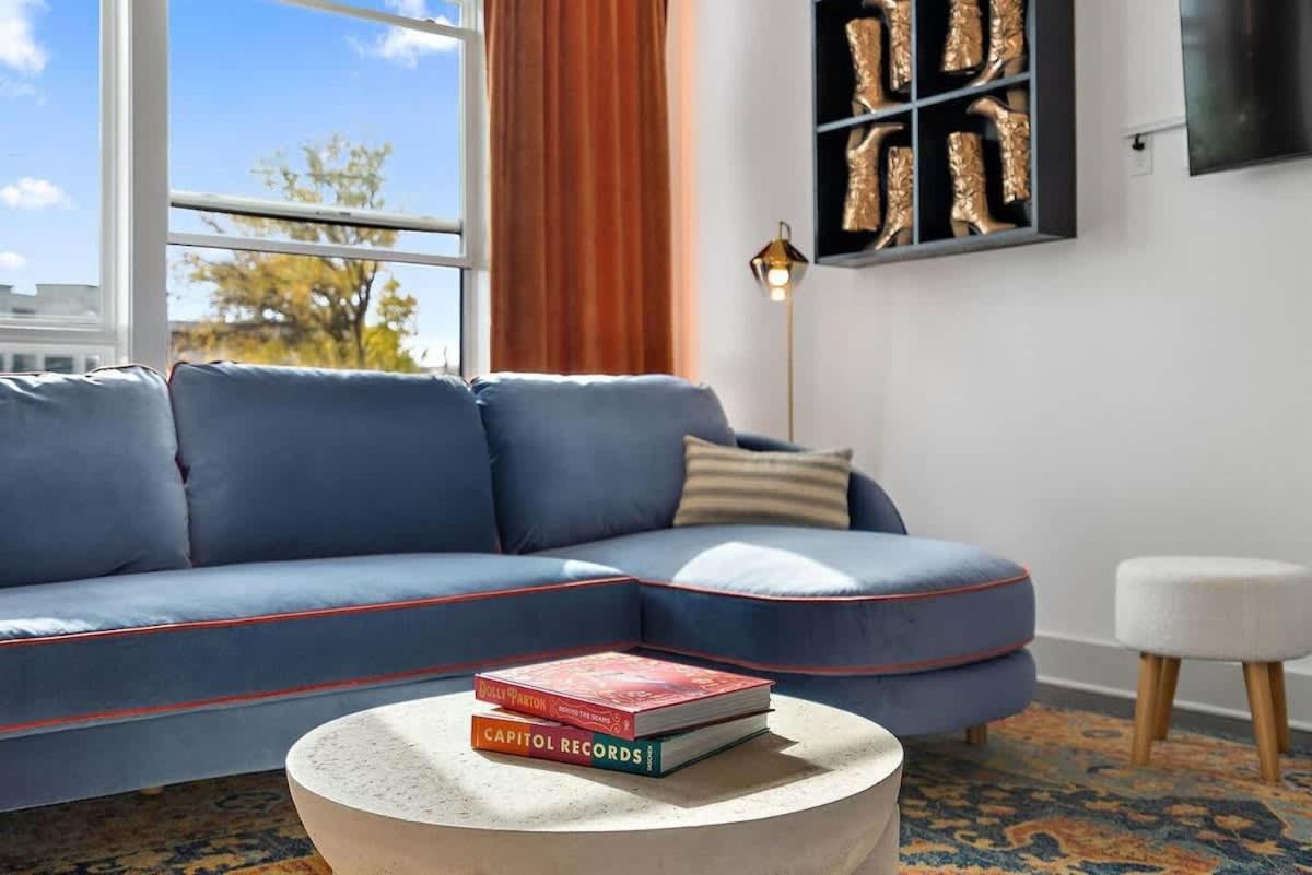 The Southern Lady & Gentleman - Rooftop Patios *