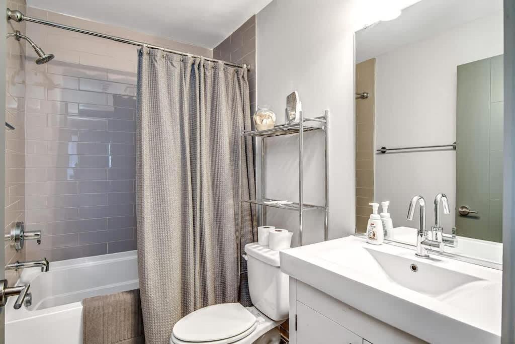 Luxury 2 Miles To Honky Tonks Holiday home
