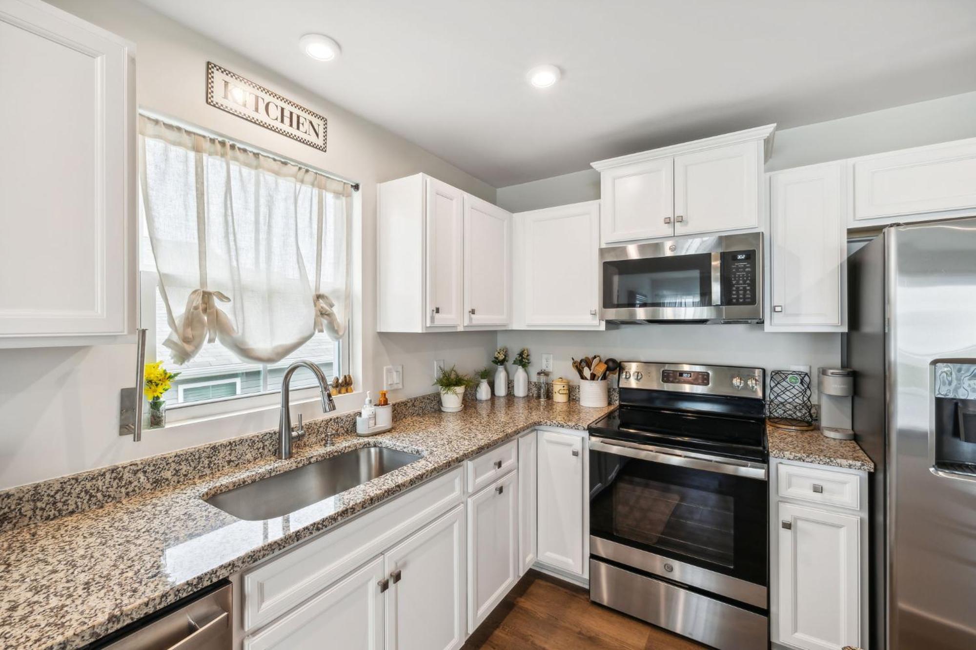 Holiday home Stylish Vibe 2 Bed 2 Bath 30 Or Days By Skyrun *