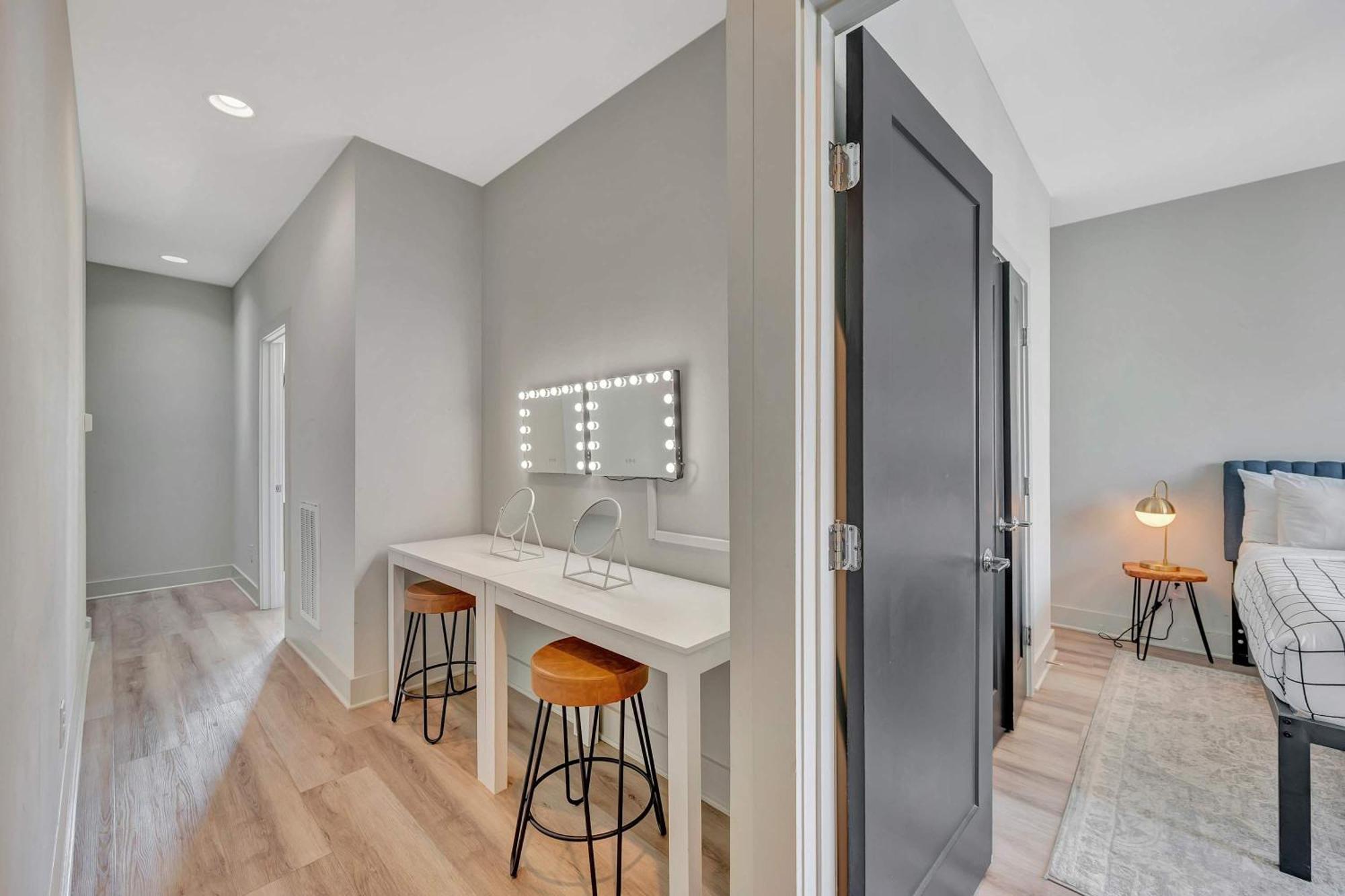 Rooftop Deck Grill Ping Pong Near Downtown Nashville