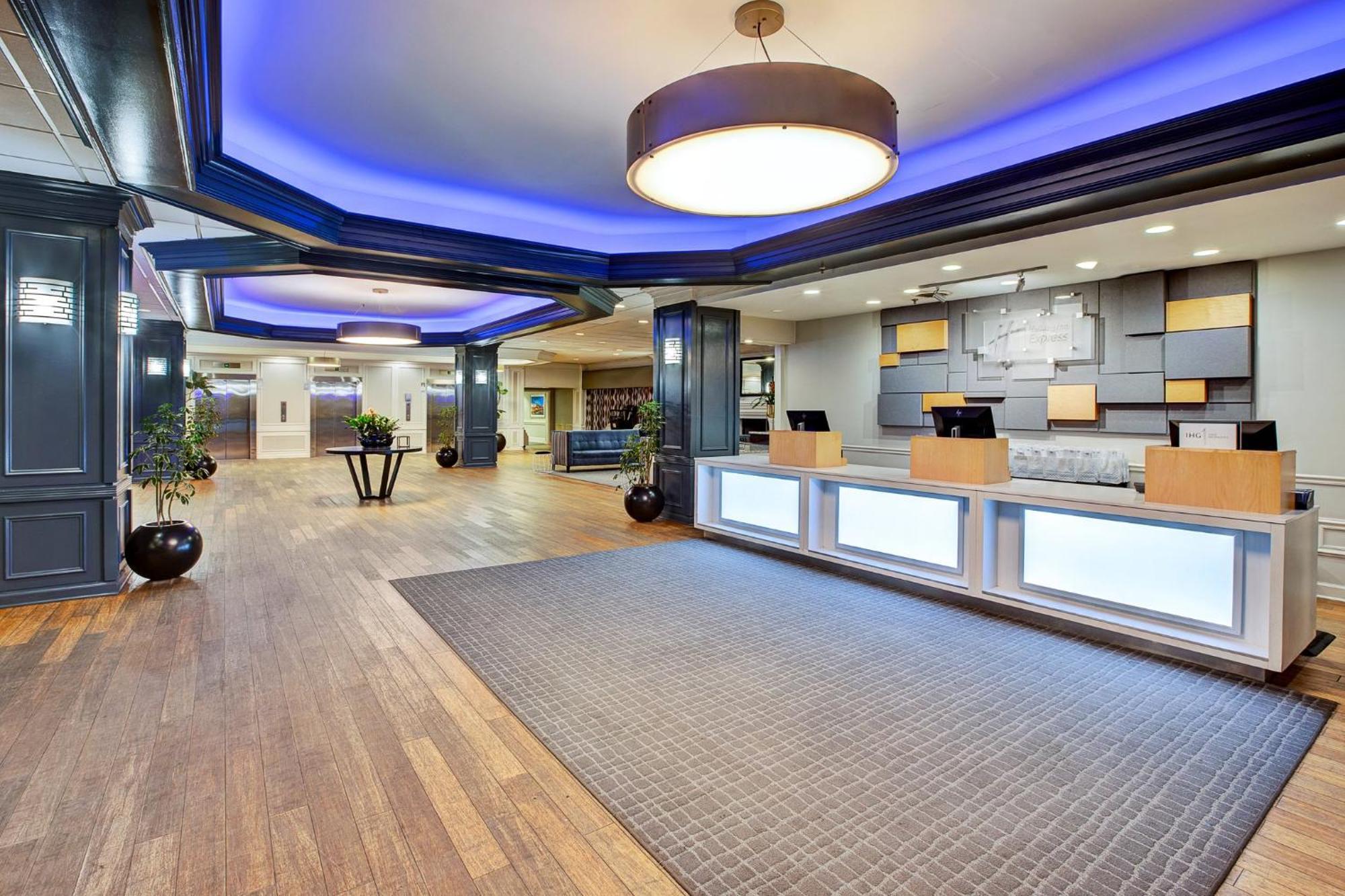 Hotel Express Nashville-downtown - Broadway By Ihg