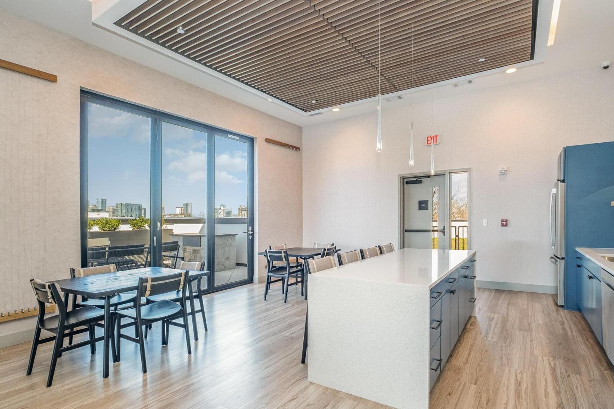 Harmony Outpost-pool & Gym-4 Mins To Broadway