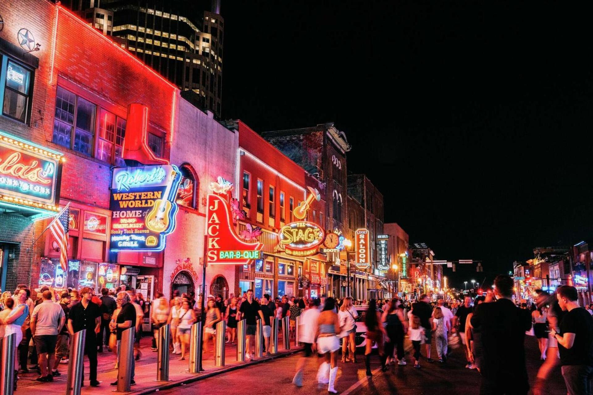 Dolly's Music Row Walkable Location Apartment