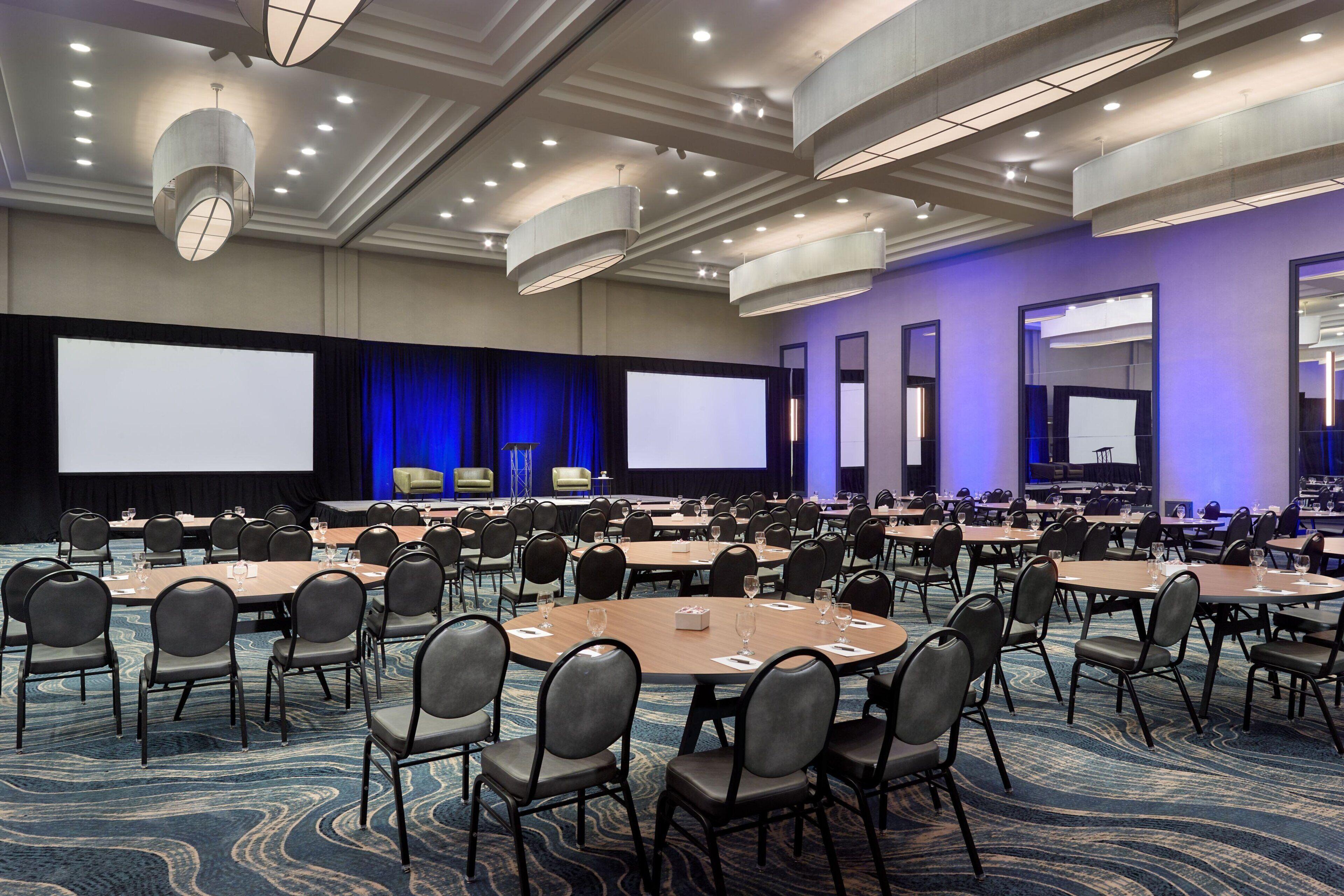 Sheraton Grand Downtown 4*