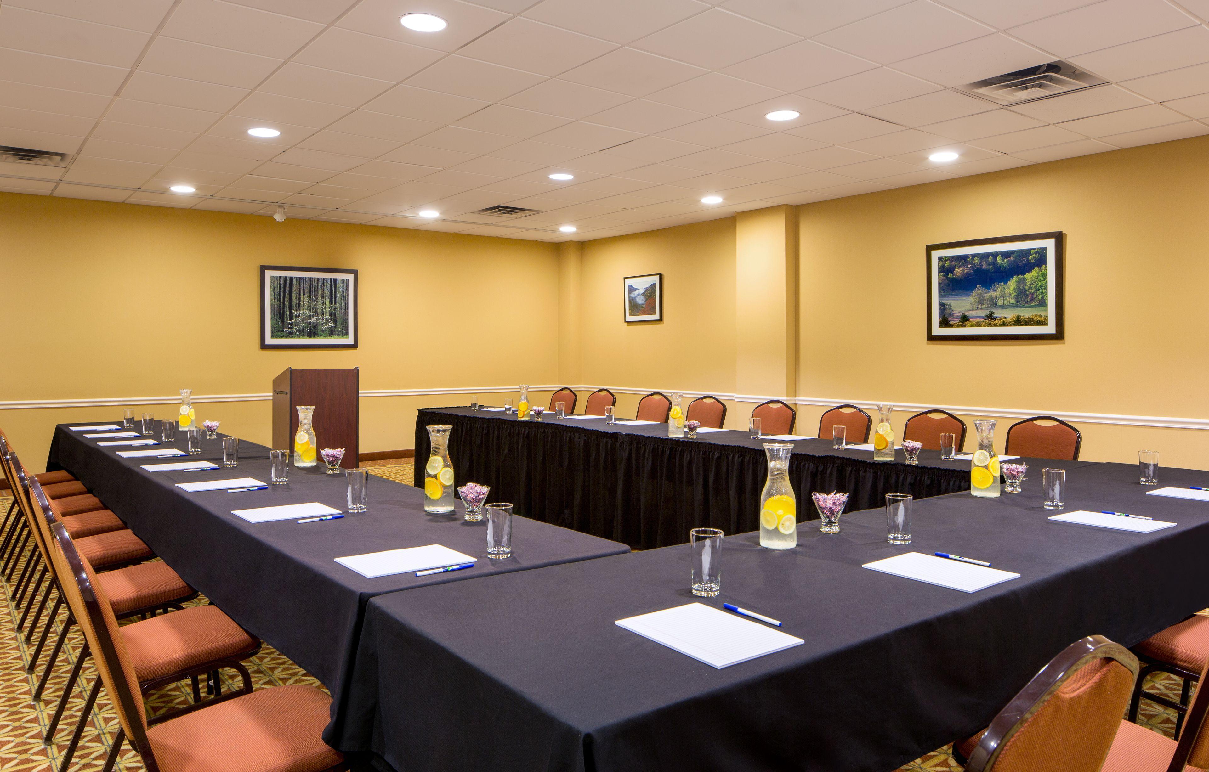 Hotel Express Nashville-downtown - Broadway By Ihg