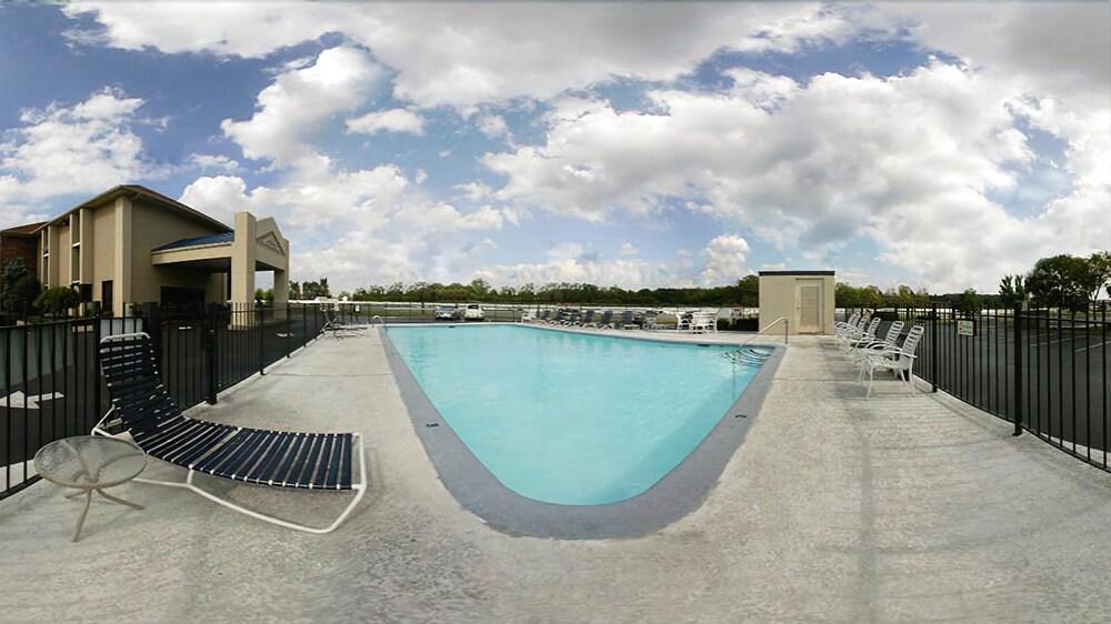 Spark By Hilton At Opryland 3*