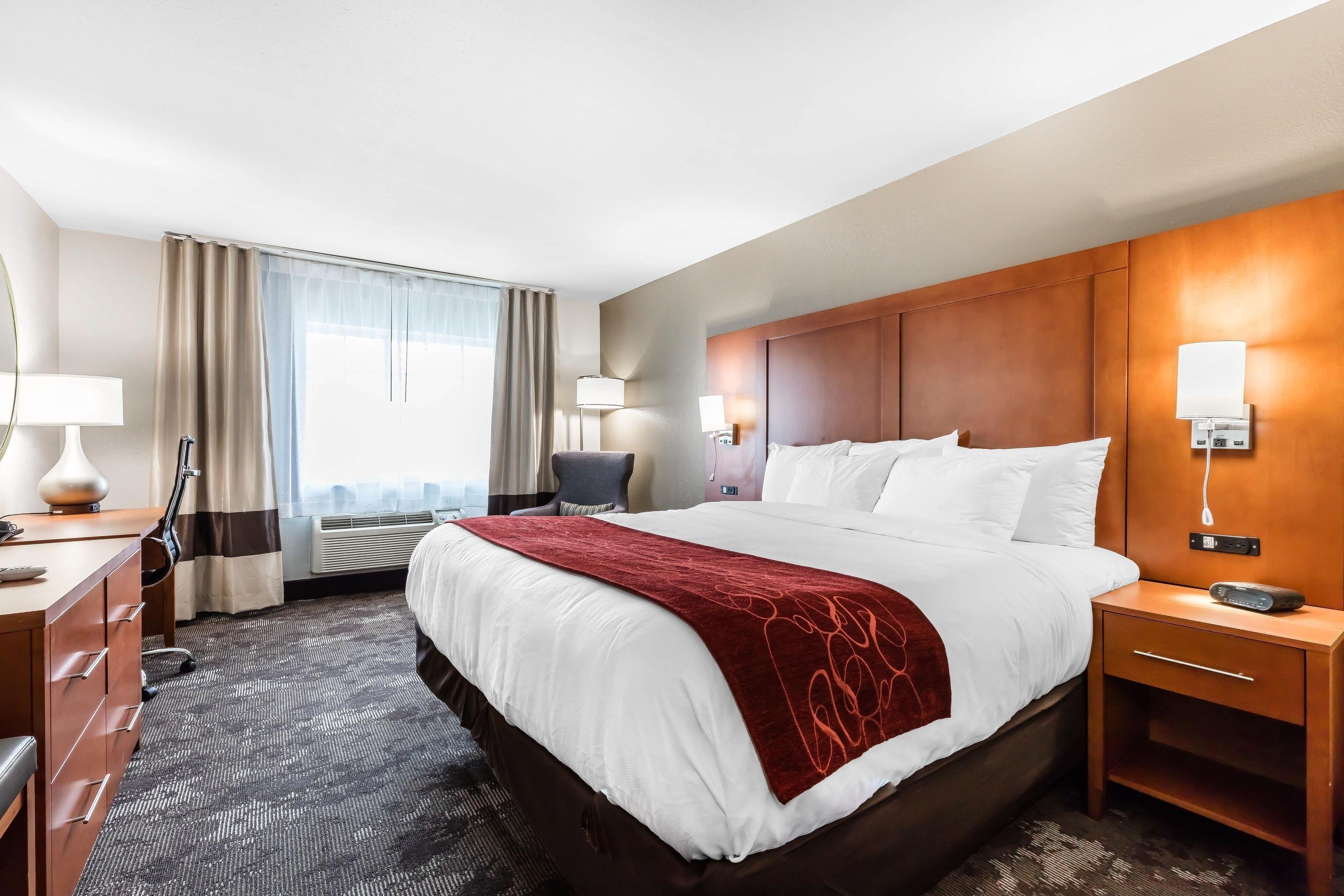 Hotel Comfort & Near Tanger Outlets I-24 Antioch 4*