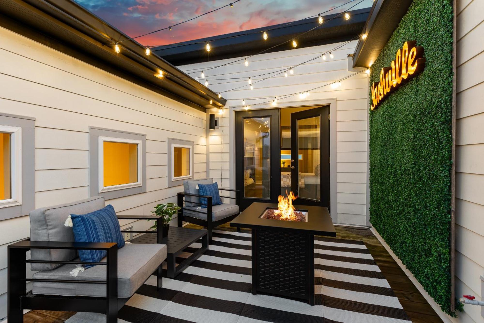 Holiday home Walk To Vanderbilt And Belmont With Garage And Rooftop Deck Nashville