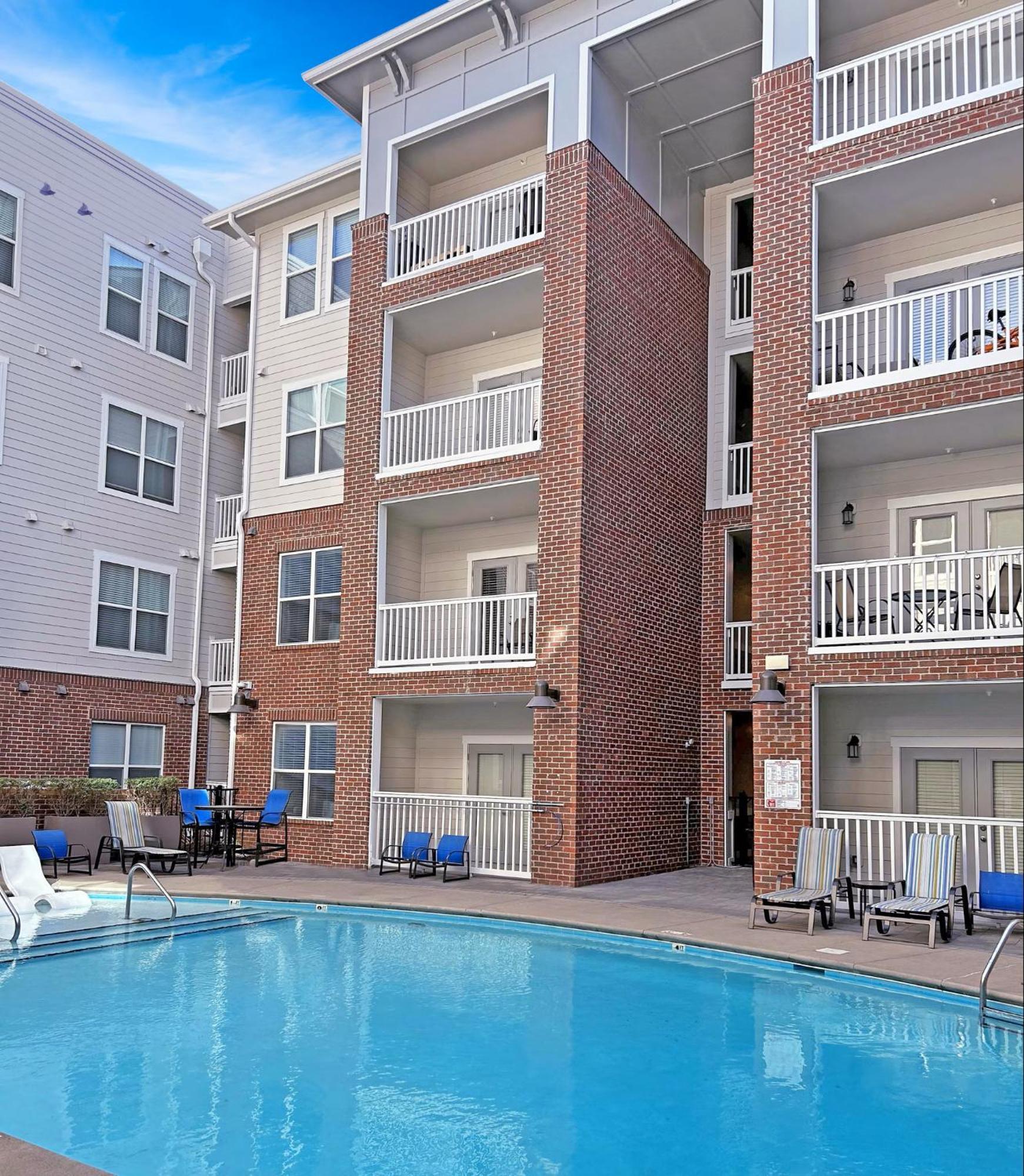 Landing Stunning 1bd Pool Clubhouse Apartment *