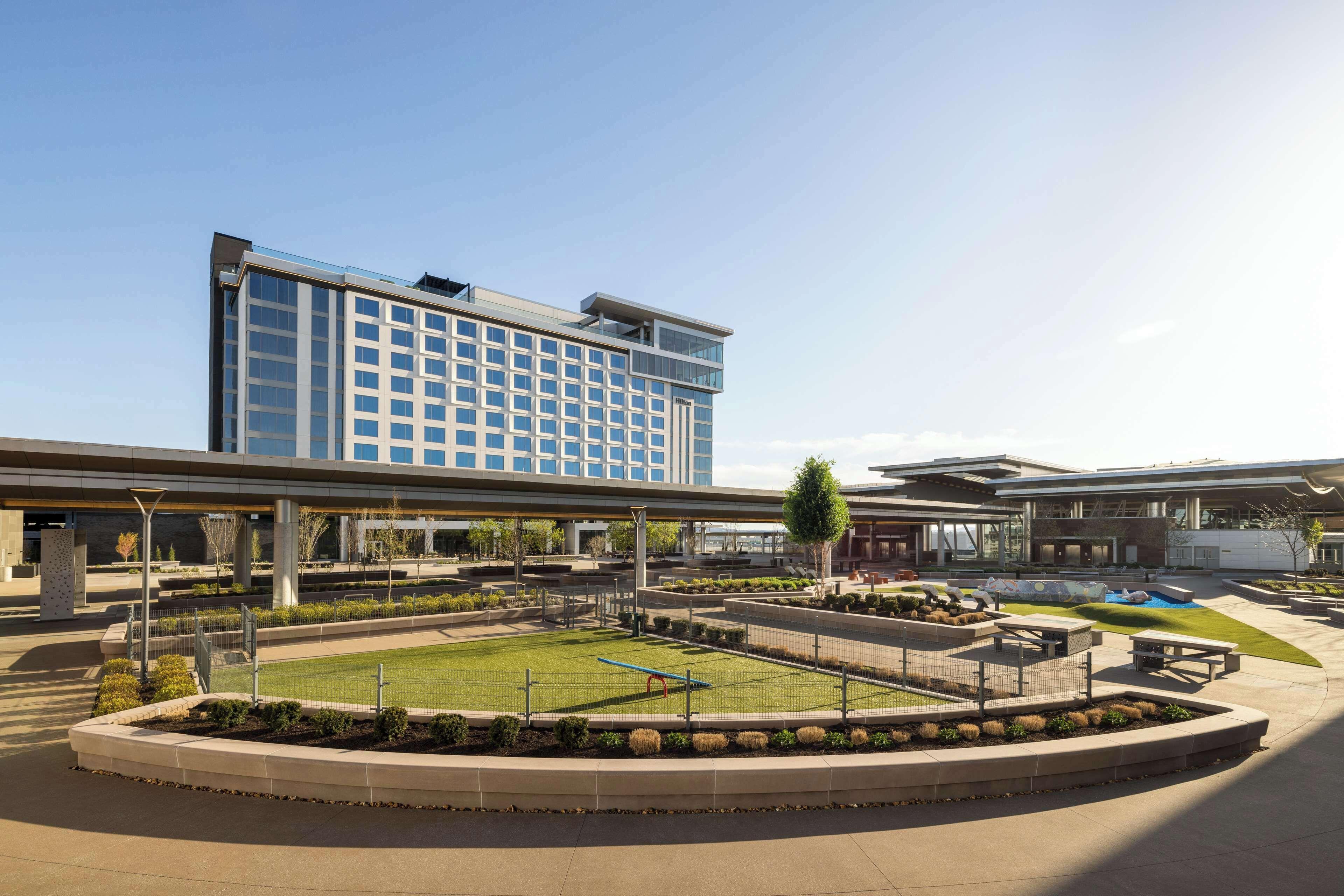 Hotel Hilton Bna Airport Terminal 4*