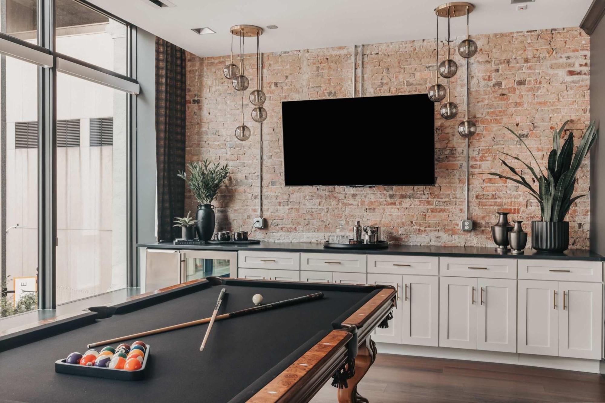 Starr Piano - Highball And Bellamy - 8 Bedroom Holiday home *