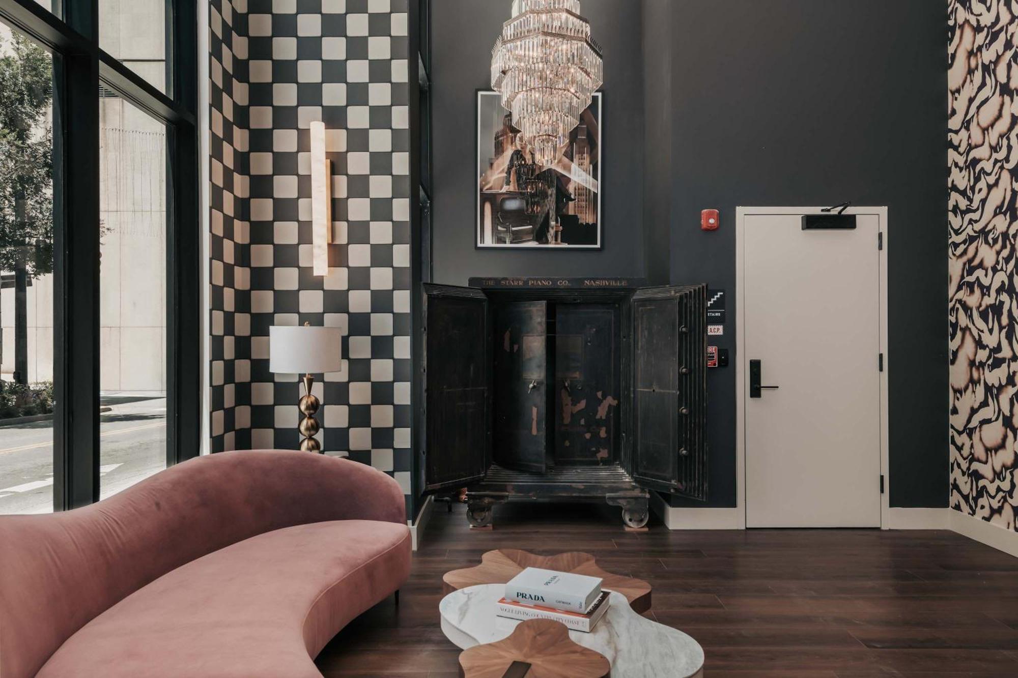 Starr Piano - Highball And Bellamy - 8 Bedroom *