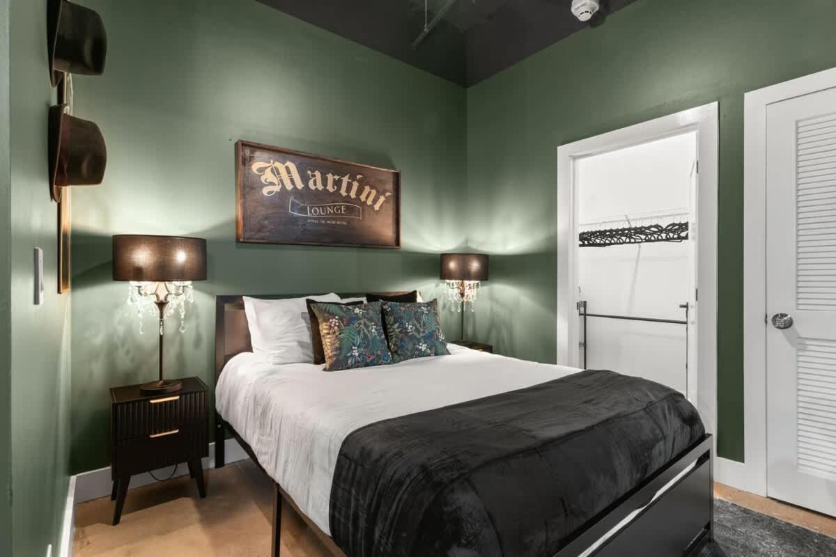 Martini Bar Speakeasy 10min To Broadway Apartment *