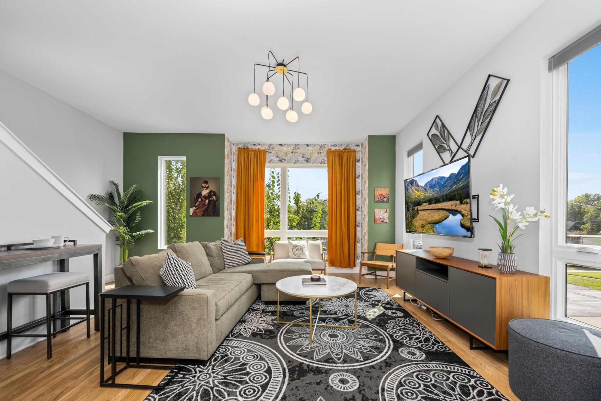 Stylish 4br - Rooftop Deck Near Downtown