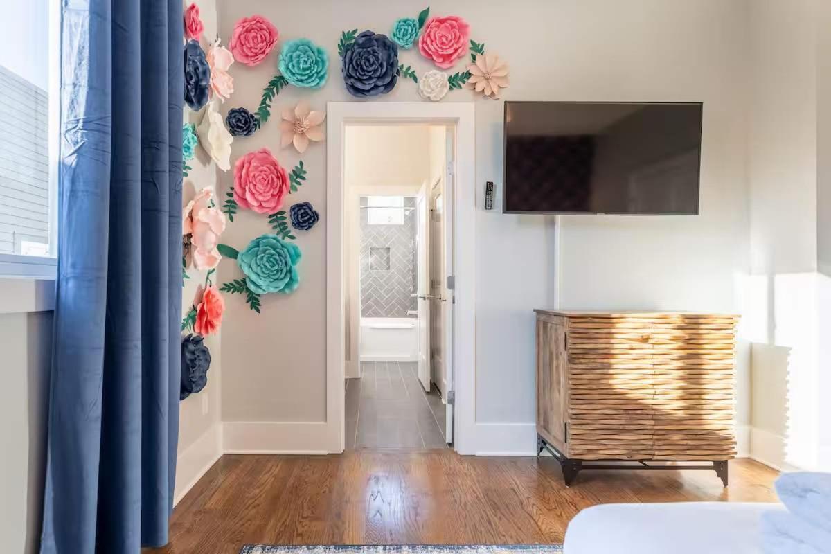 Cashs Speakeasy By Local Holiday home *