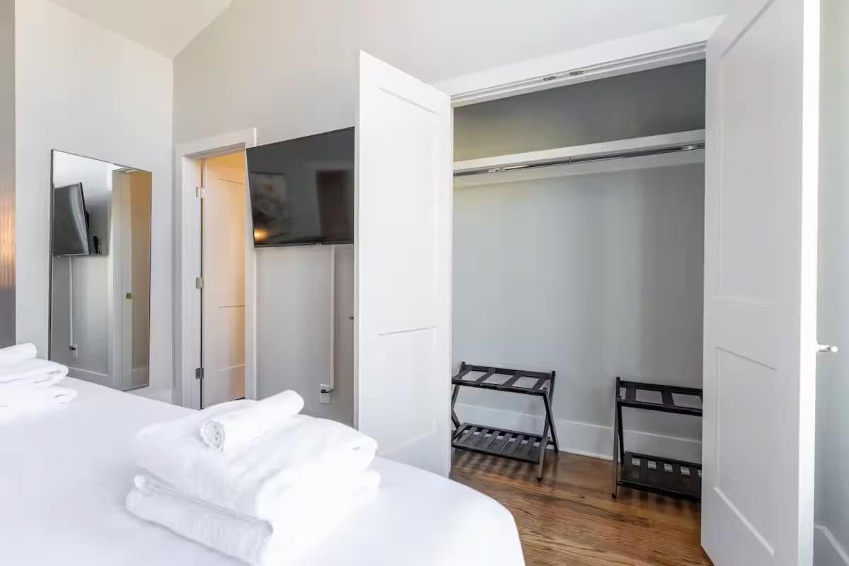 Cashs Speakeasy By Local Holiday home Nashville