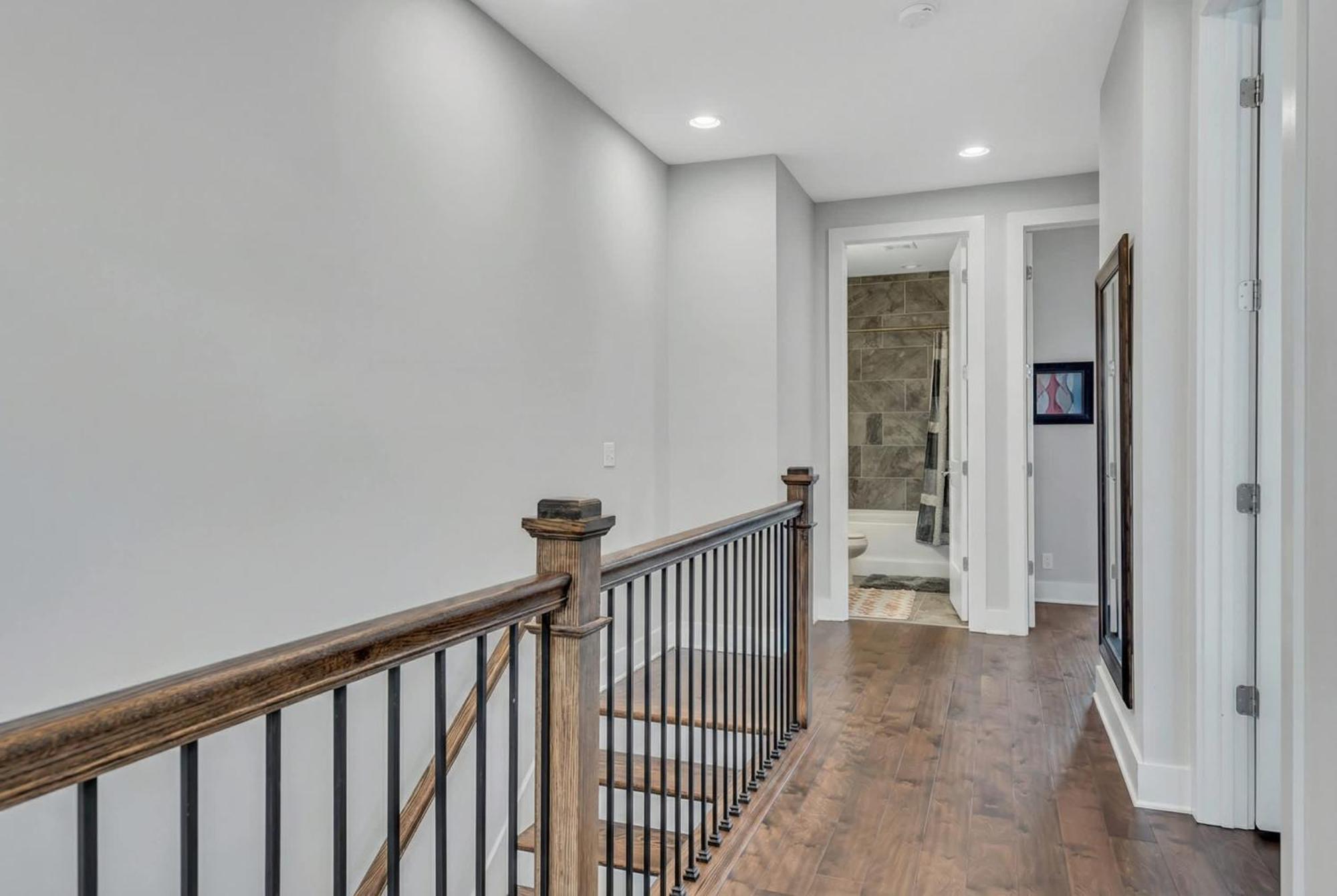 New Luxe 4br 12 Beds - Roofdeck Views - Chefs Kitchen *