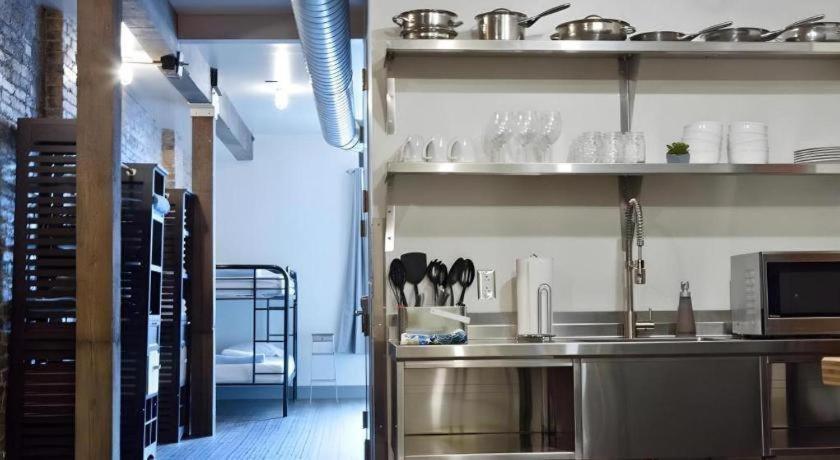 Hostel Downtown - Adults Only *