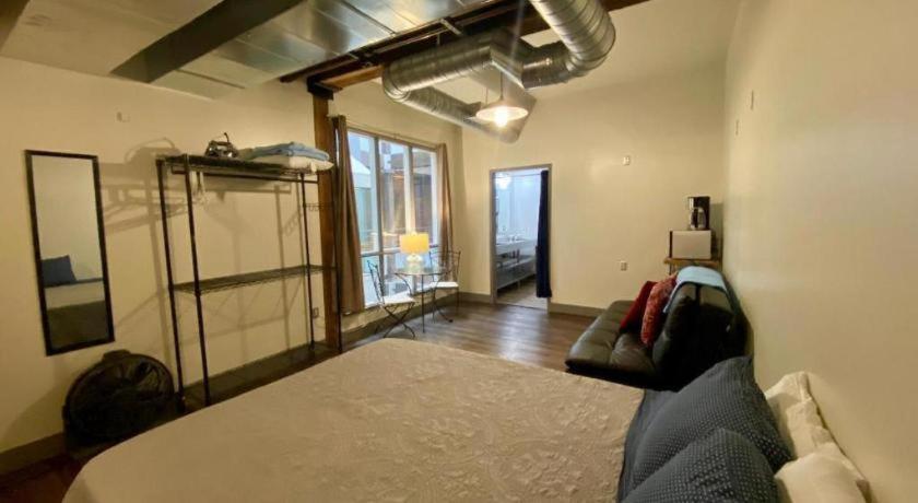 Downtown - Adults Only Nashville