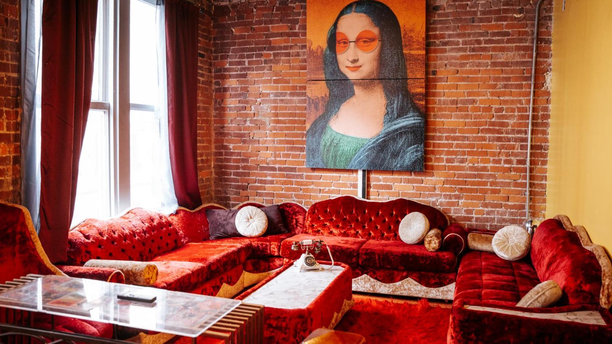 Broadway Penthouse 4br 3bth 2500 Sf
