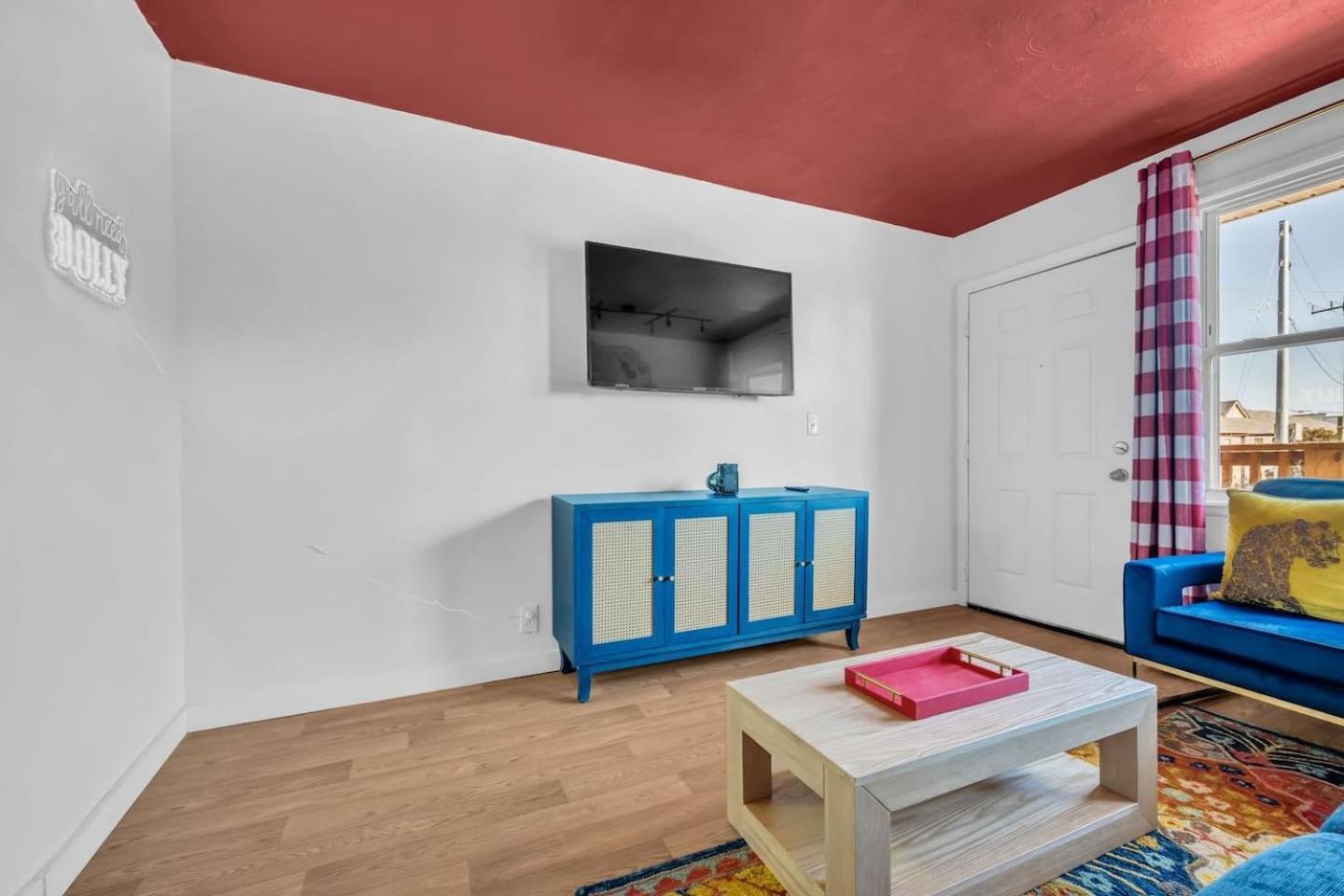 Spacious 2br Downtown | Free Parking * Nashville
