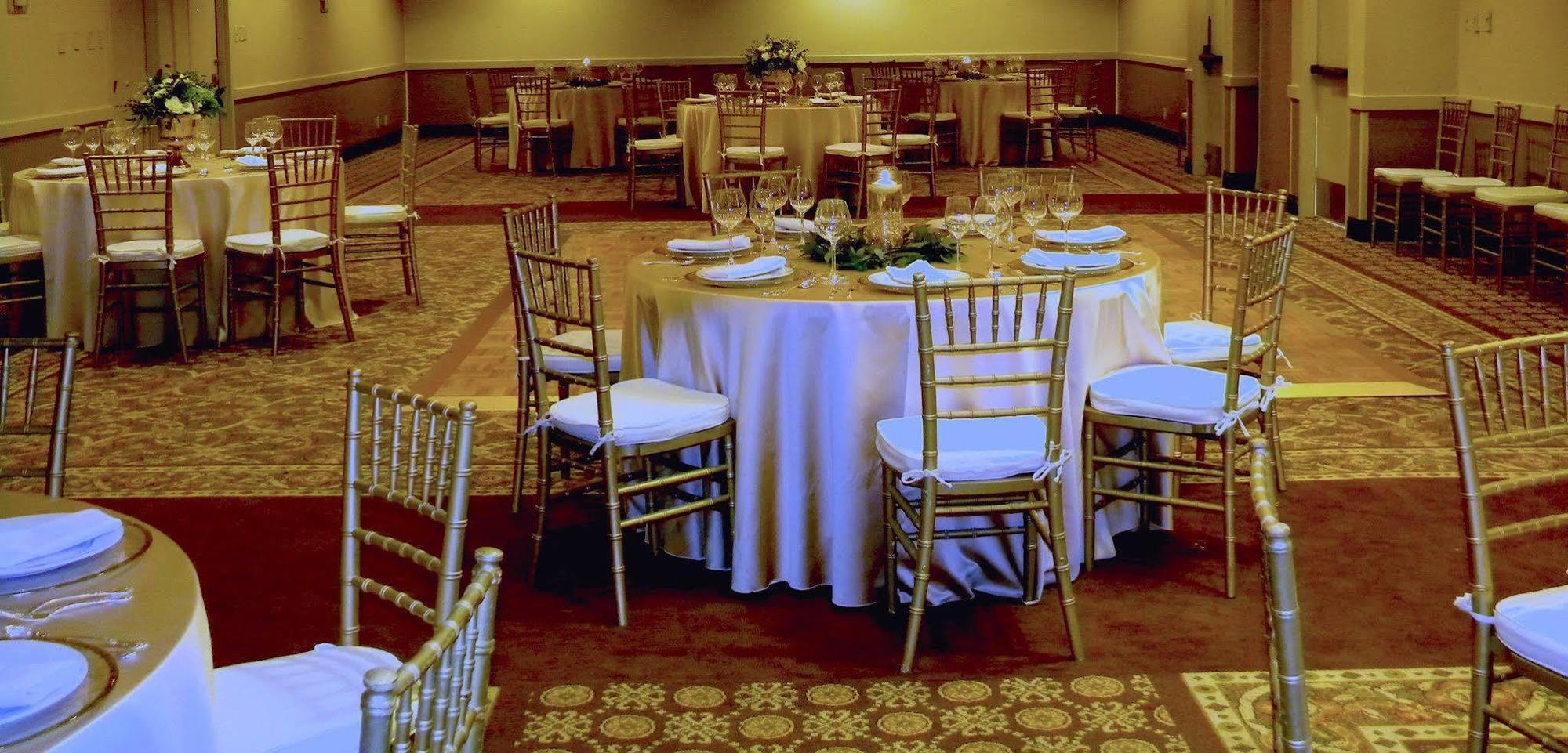 Radisson Airport Hotel 3*