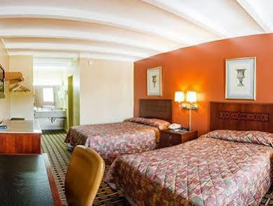 Rodeway Airport Hotel 2*