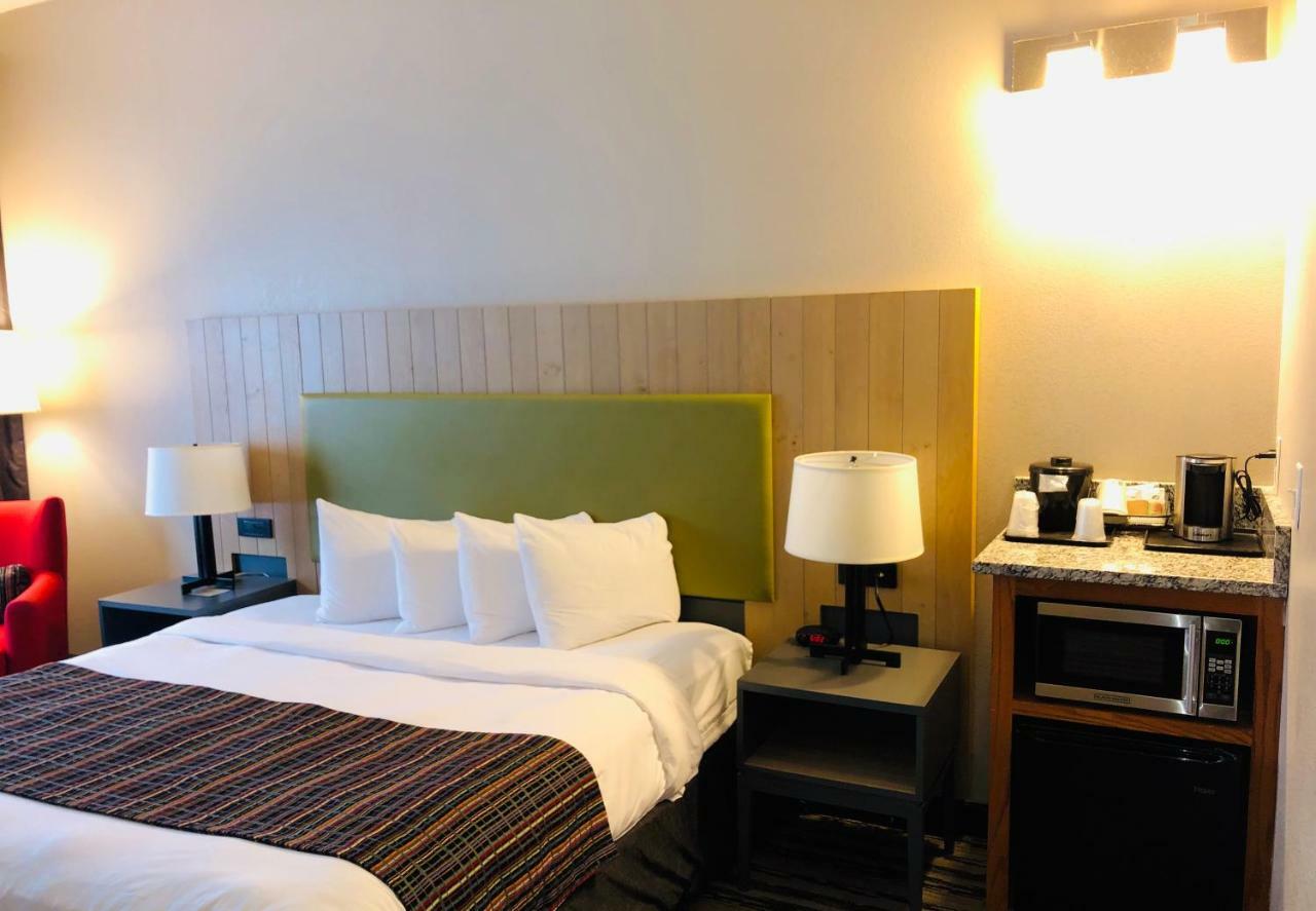 Country & By Radisson, Airport East, Tn 3* Nashville